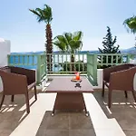 Ξενοδοχείο Manastir & 4*